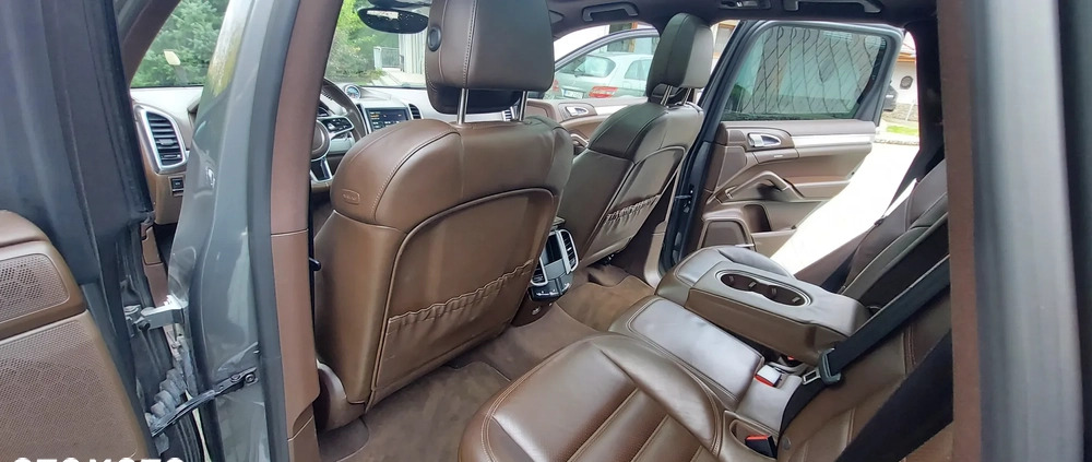 Porsche Cayenne cena 165000 przebieg: 182000, rok produkcji 2015 z Międzychód małe 667